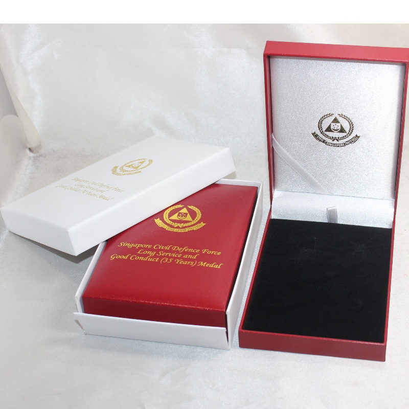 รายการ V-15S สี่เหลี่ยมผืนผ้าหนังเทียมกล่องกระดาษสำหรับเหรียญ 75 * 120 มม. เหรียญและตรา ฯลฯ 97 * 143 * 34 น้ำหนักประมาณ 170 กรัม